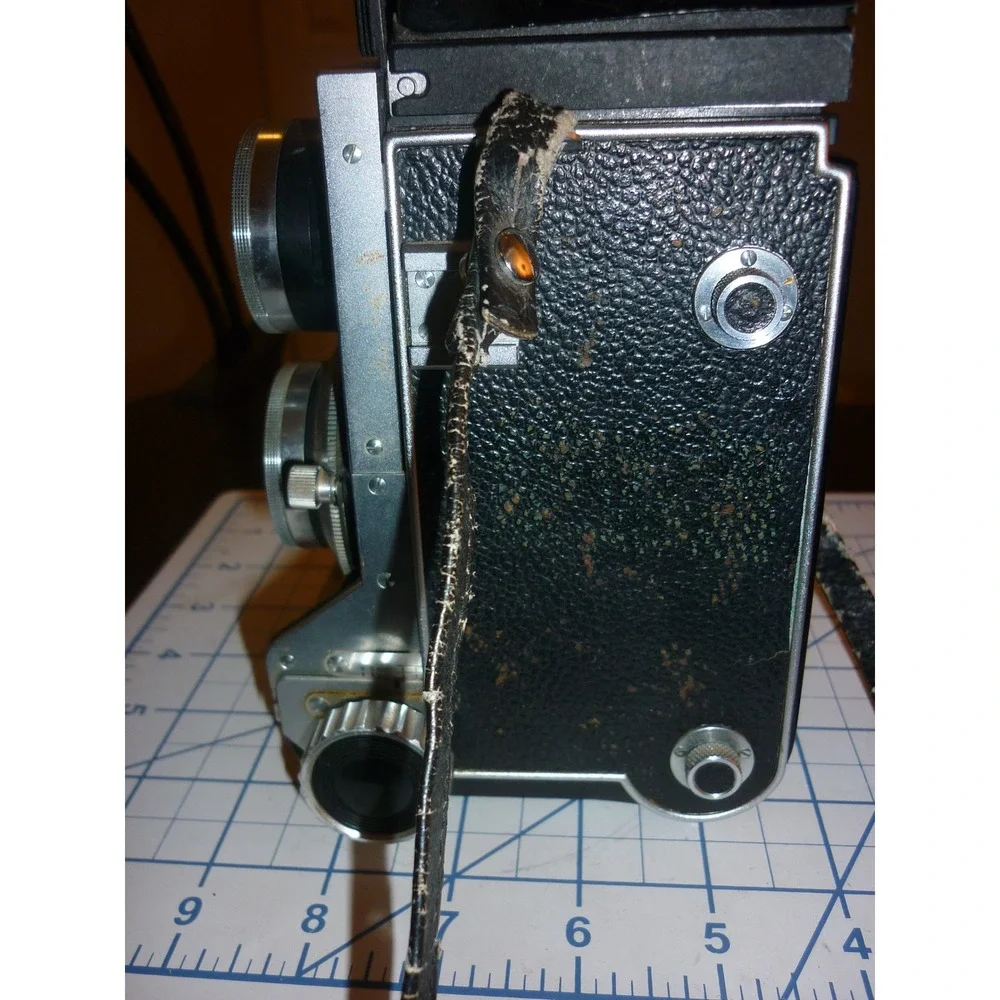 Vintage Mamiyaflex C2 Professional TLR Camera w/ 80mm f2.8 Mamiya-Sekor Lenses